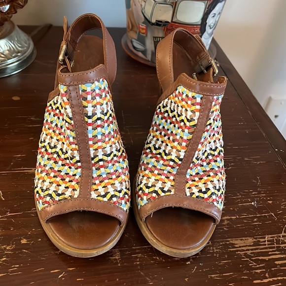 house of harlow sandals | tan wedges | house of harlow shoes |size 7 - Picture 3 of 6